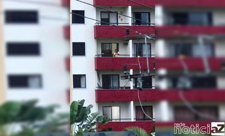 Homem que colocou criança em parapente presta depoimento