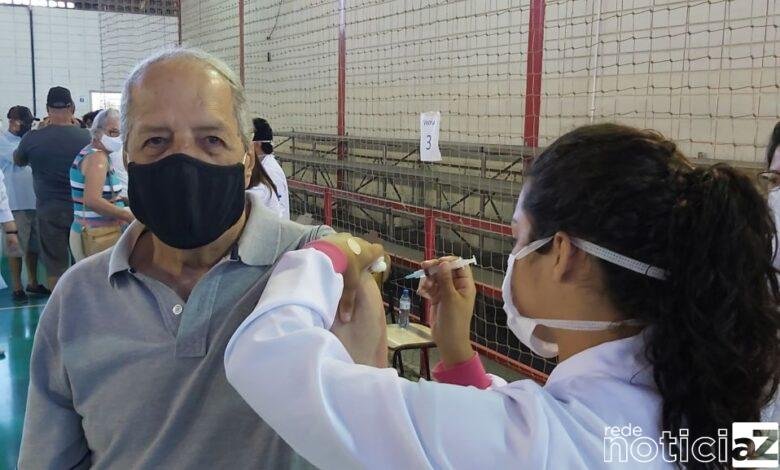 Menos de 40% dos idosos brasileiros foram vacinados contra a Covid