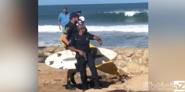 Surfistas se envolvem em confusão com fiscalização de Guarujá