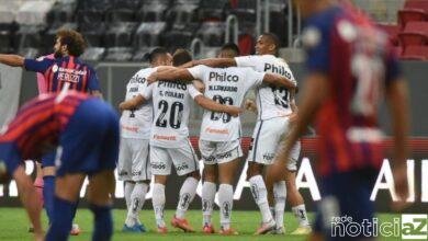 O Santos se classificou para a fase de grupos da Copa Libertadores após empatar em 2 a 2 com o San Lorenzo (Argentina), nesta terça-feira (13) em partida