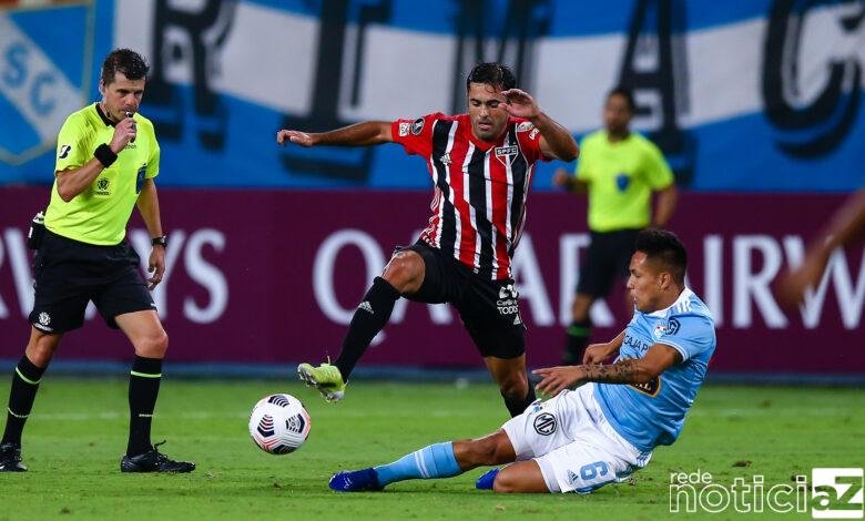 São Paulo e Flamengo foram os responsáveis pelas primeiras vitórias brasileiras na fase de grupos da Libertadores - ambas fora de casa.