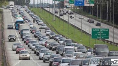 Caminhão sofre acidente na Rodovia Dom Gabriel