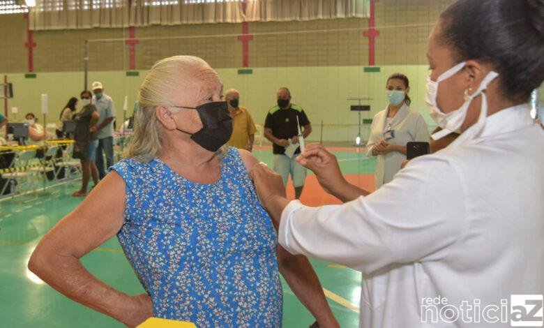 Segunda dose da vacina é aplicada em Jundiaí