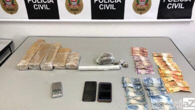 Dupla é presa por cometer tráfico em drive-thru