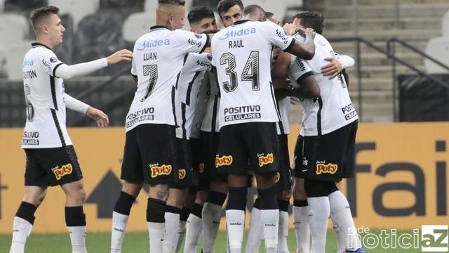 Já eliminado, Corinthians goleia na Sul-americana e ouve 'não' de Renato Gaúcho