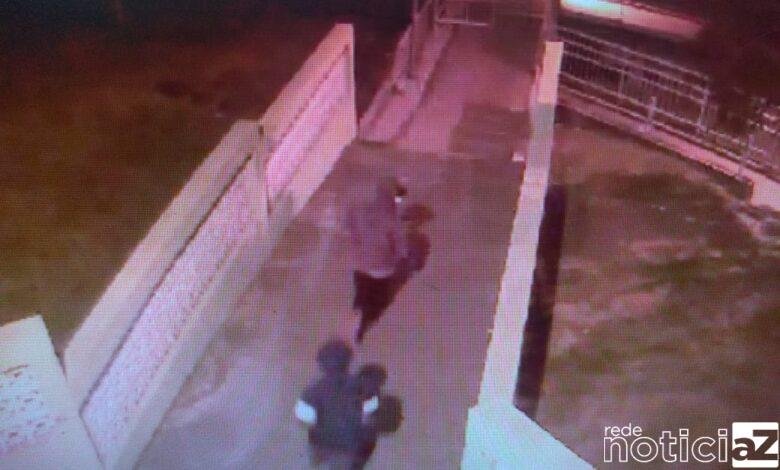 Um casal que fez um arrastão dentro da agência do Bradesco no bairro Santo Antônio, em Louveira, foi detido. Quatro pessoas que usavam o caixa eletrônico