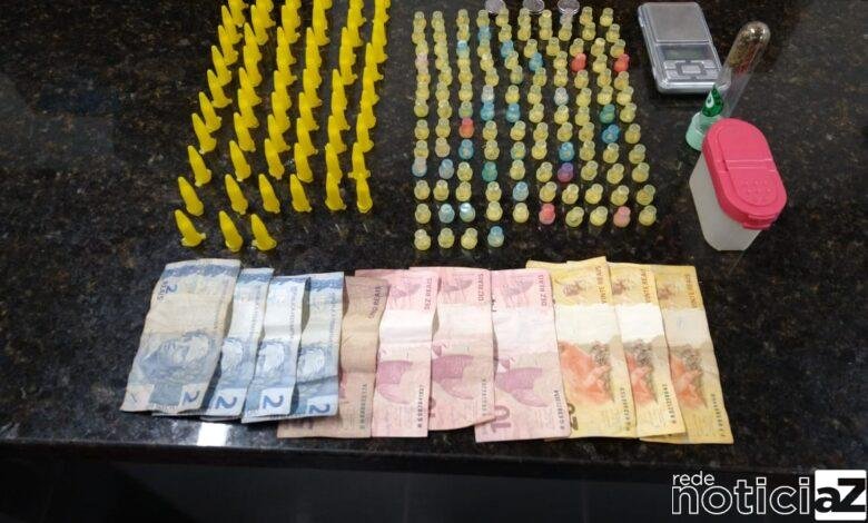 A Guarda Municipal de Jarinu apreendeu drogas e um homem foi detido.(10) A equipe da GM estava em deslocamento para atender outra ocorrência quando