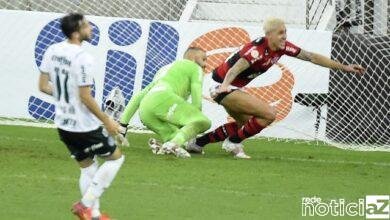 No jogo entre os últimos campeões Brasileiros, Flamengo bate o Palmeiras