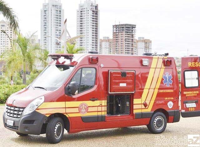 Motociclista sofre acidente dentro do estacionamento