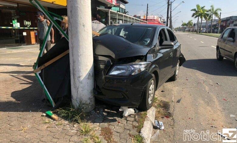 Jundiaí lidera casos de colisões de carros contra postes