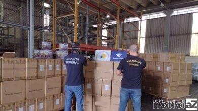 Equipes de Vigilância e Repressão ao Contrabando e Descaminho da Alfândega da Receita Federal em Santos apreenderam, esta semana, 16.620 aparelhos desbloqueadores