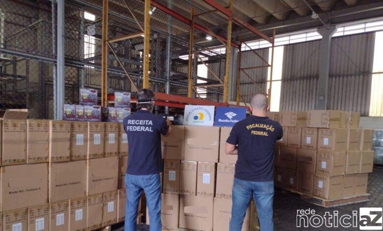 Equipes de Vigilância e Repressão ao Contrabando e Descaminho da Alfândega da Receita Federal em Santos apreenderam, esta semana, 16.620 aparelhos desbloqueadores