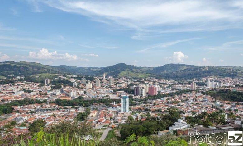 A cidade de Amparo iniciou nessa sexta-feira (4) um lockdown que vai funcionar por dois finais de semana. A cidade, que já tinha adotado a volta à fase