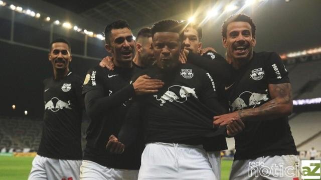 Corinthians perde de virada para o Bragantino no Brasileirão
