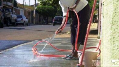 Quem lavar calçadas ou veículos vai ser multado em Louveira