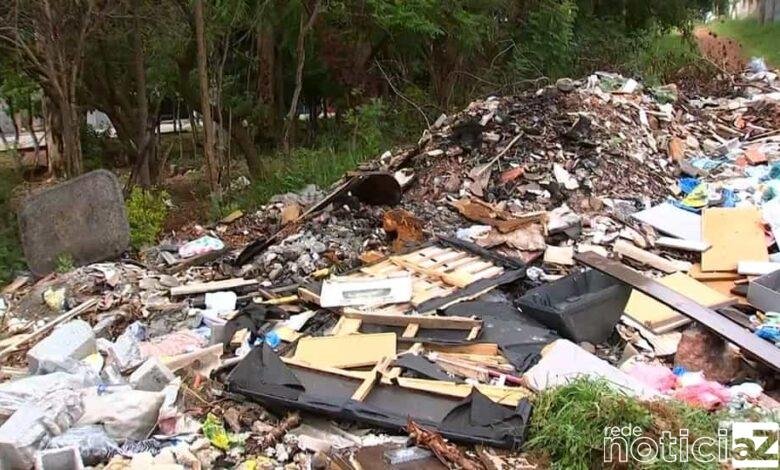 Lixo e entulho é descartado irregularmente em Jundiaí