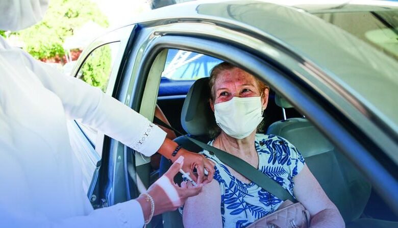 Pessoas com comorbidades são vacinadas contra Covid-19 em Itupeva