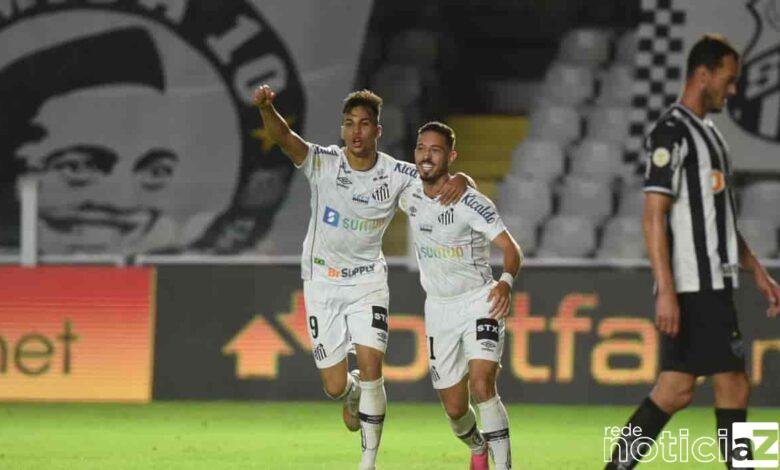 O Santos derrotou o Atlético-MG por 2 a 0, na noite do domingo (27) no estádio da Vila Belmiro, e assumiu a 6ª posição do Campeonato Brasileiro com 11 pontos.