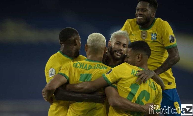 Com gols do lateral Alex Sandro, do meia Everton Ribeiro e dos atacantes Neymar e Richarlison, o Brasil goleou a seleção peruana por 4 a 0, na noite desta