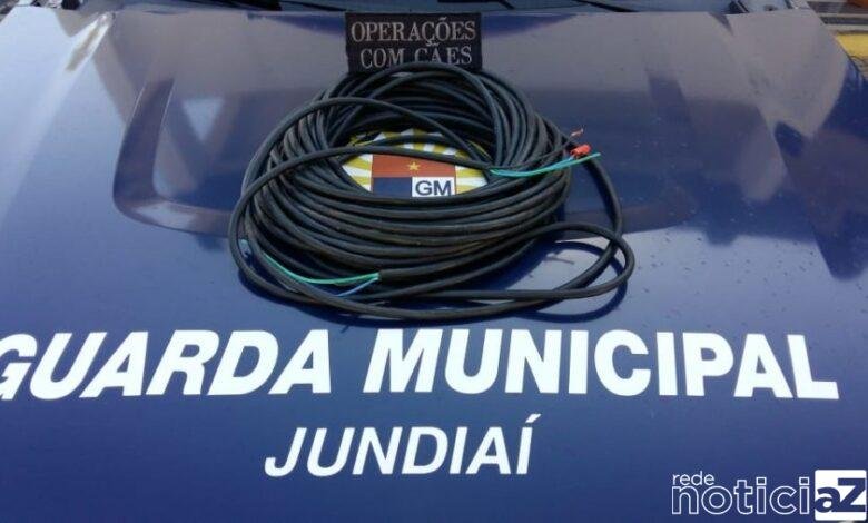 Dupla é flagrada furtando fios e vai presa pela Guarda de Jundiaí