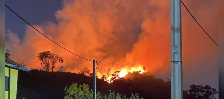 Incêndio em área de mata de Jundiaí vira a madrugada