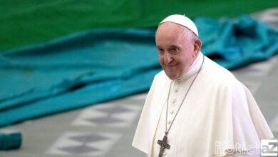 Papa Francisco se recupera de cirurgia, mas permanece no hospital