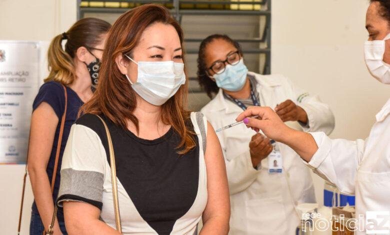 Jundiaí recebe novo lote de vacina para pessoas com 34 anos