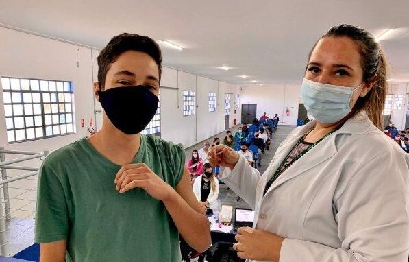 Cabreúva começa a vacinar adolescentes a partir de 15 anos contra a Covid-19