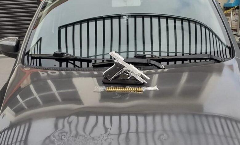 Guarda de Jundiaí apreende arma em veículo clonado