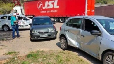 Carros provocam acidente em Campo Limpo Paulista