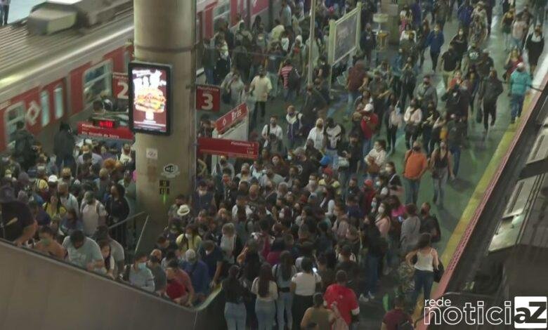 Um dia de caos na CPTM. Funcionários paralisam circulação de trens