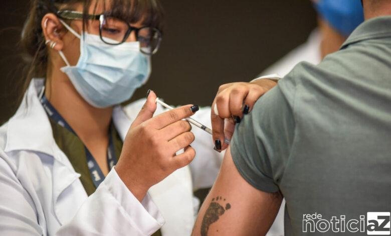 Jovens de 26 anos devem fazer agendamento da vacina contra a Covid-19