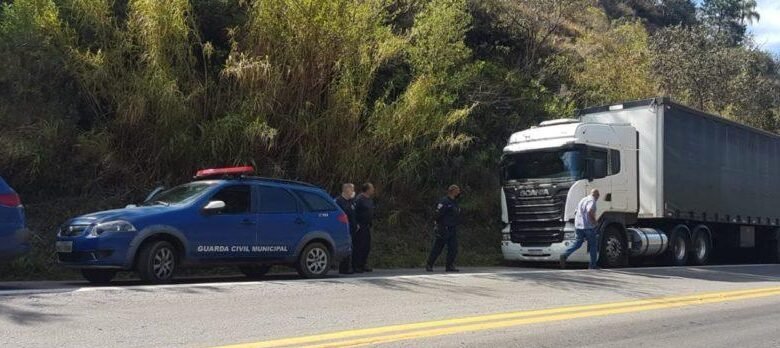 Guarda de Campo Limpo Paulista recupera carreta roubada