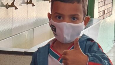 Máscaras são distribuídas para alunos de Campo Limpo Paulista