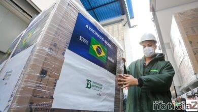 Lotes interditados da vacina CoronaVac são recolhidos após determinação da Anvisa