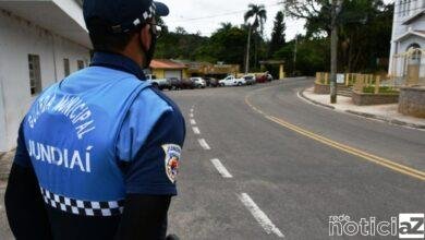 Guarda de Jundiaí prende dois por furto de carro