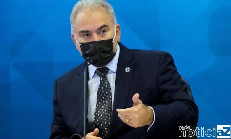 Ministro da Saúde reage de maneira malcriada a manifestações de brasileiros