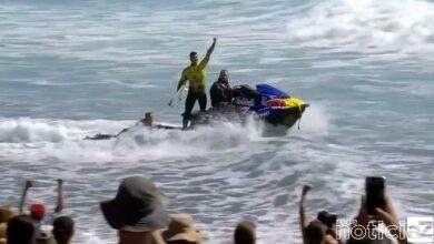 Gabriel Medina bate compatriota Filipe Toledo e leva o tri do Mundial do Surf