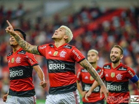 Com presença da torcida, Flamengo vence o Grêmio e chega a semifinal da Copa do Brasil