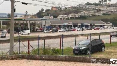 Jarinu tem filas de motoristas em busca de combustíveis