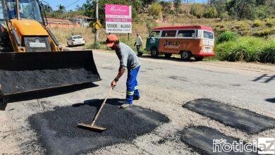 Operação tapa-buraco na Marginal Rio Jundiaí é feita em Campo Limpo Paulista