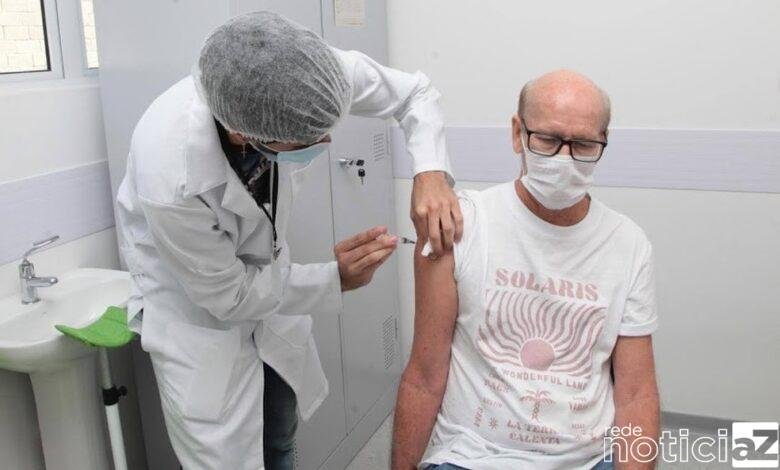 Idosos com mais de 60 anos terão de tomar dose de reforço contra a Covid, anuncia Marcelo Queiroga