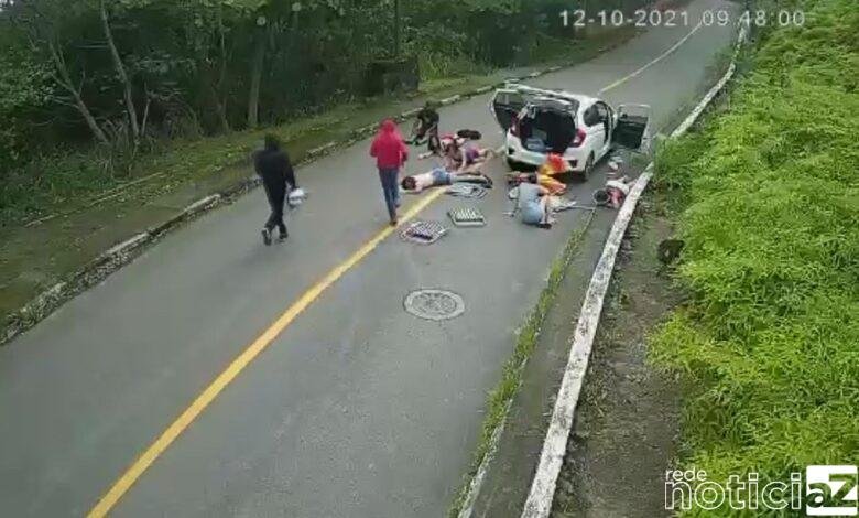 Turistas são rendidos e ficam no chão durante assalto no Guarujá