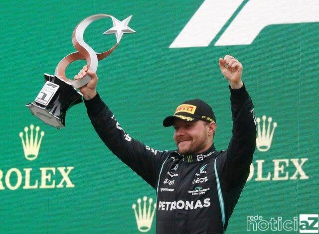 Bottas fatura a primeira vitória no ano na Fórmula 1, enquanto Verstappen reassume a liderança