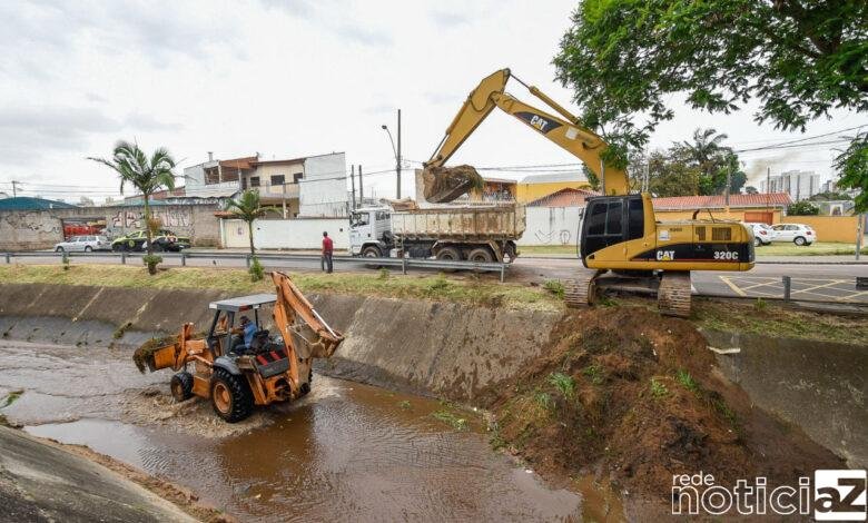 Prefeitura de Jundiaí inicia trabalho de desassoreamento antes das chuvas de verão