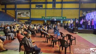 Moradores de bairro de Campo Limpo Paulista recebem escrituras das casas