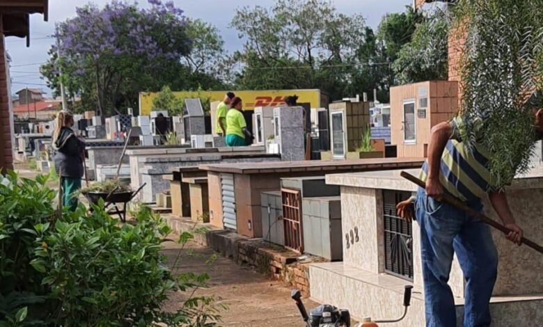 Cemitérios de Campo Limpo Paulista recebem limpeza para o Dia de Finados