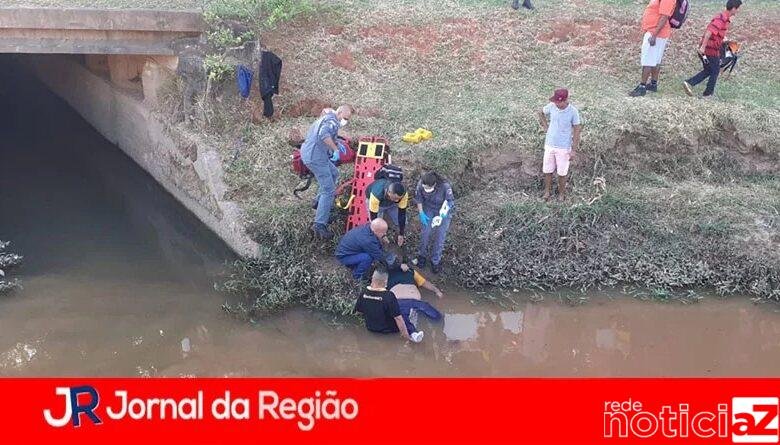 Motociclista que caiu em rio de Jundiaí morre