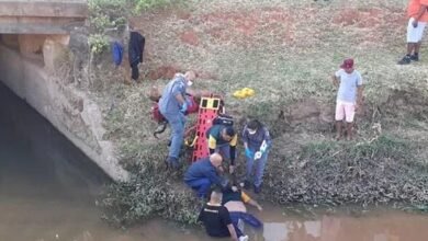Motociclista que caiu em rio de Jundiaí morre