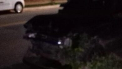 Carro colide em três veículos parados em estrada de Jundiaí